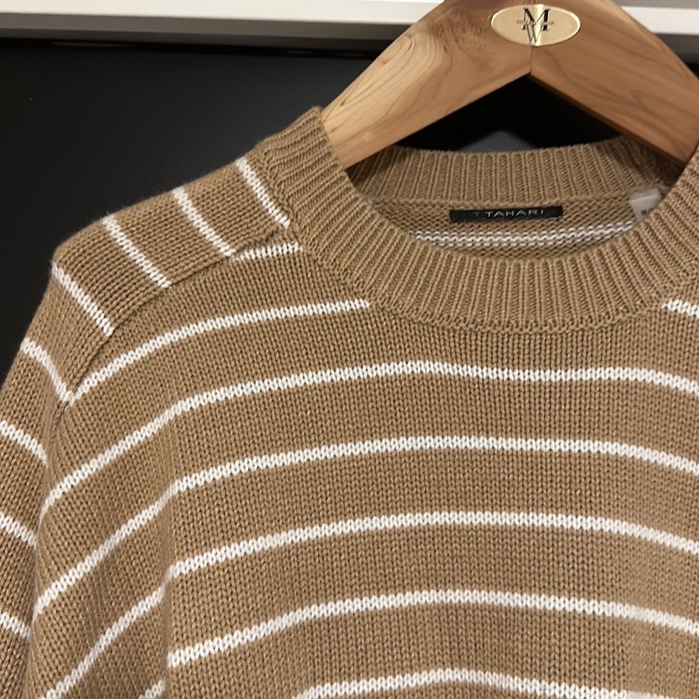 Cropped Sweater - Picture 2 of 3